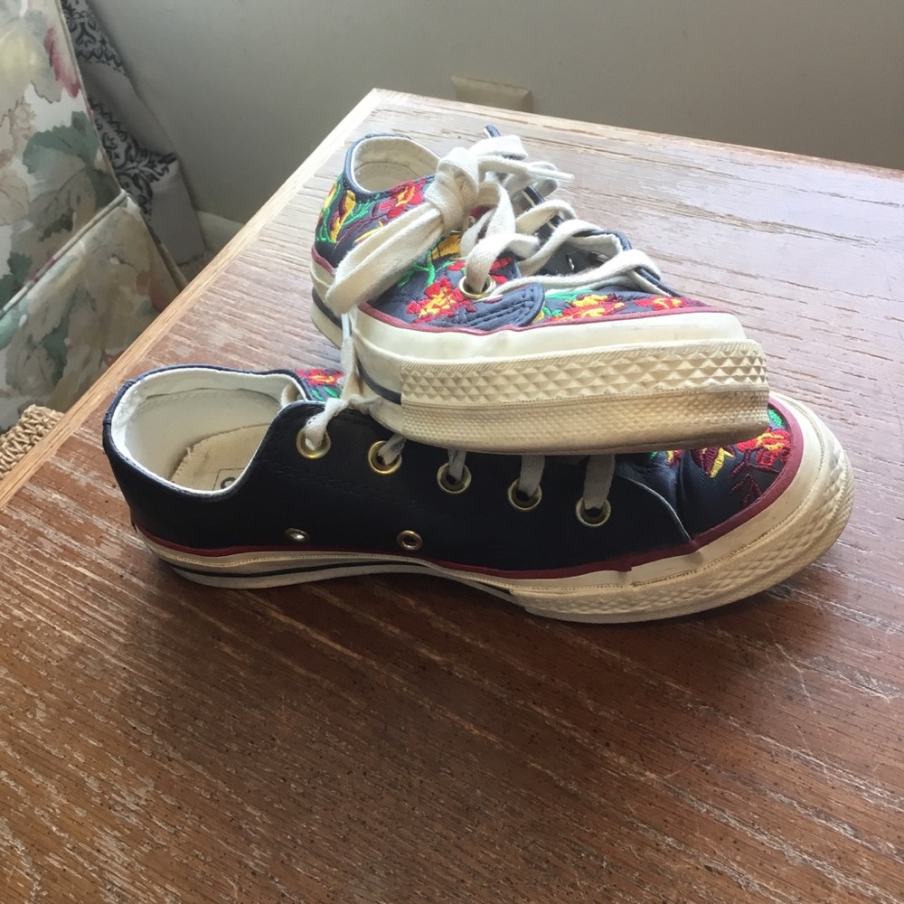 Chuck Taylor Converse Navy Floral Embroidered Sneakers - Picture 13 of 14